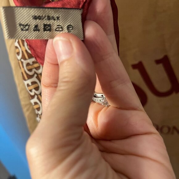 VINTAGE BURBERRY Very Large Silk Scarf ...Rare Find! - Picture 9 of 10